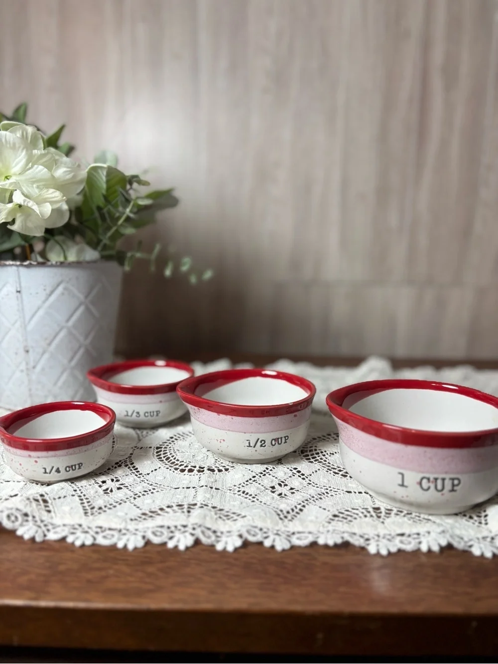 Peppermint & Pine Vintage Style Ceramic Measuring Cup Set Red Rim Pink Speckle
